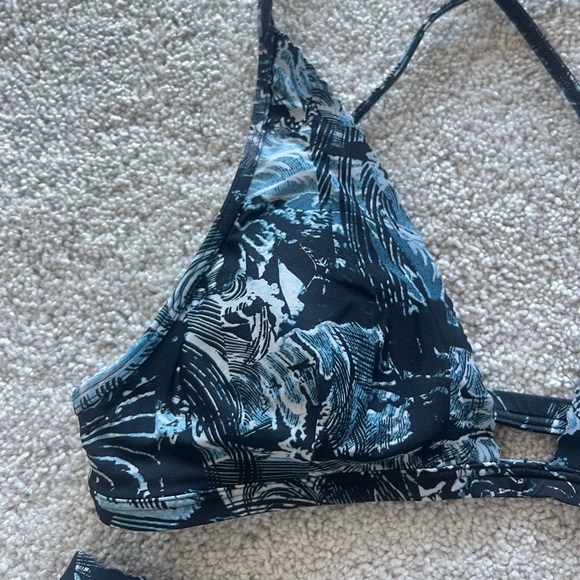 Lululemon Bikini - Picture 4 of 5